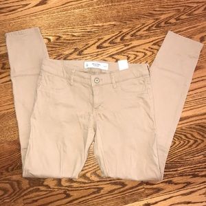 Abercrombie & Fitch Khaki’s